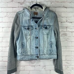 American Eagle Outfitters Light Blue and Gray Jean Jacket